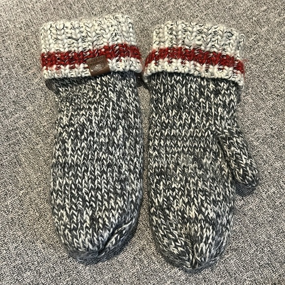 Roots ladies snood/mitts/pompom hat - Picture 6 of 9